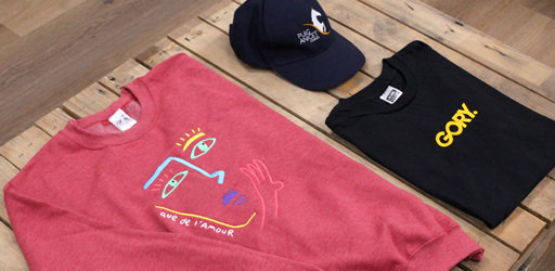 Large catalogue de vêtements personnalisés